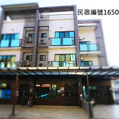 靜夜市親子民宿 Lotung Kültér fotó